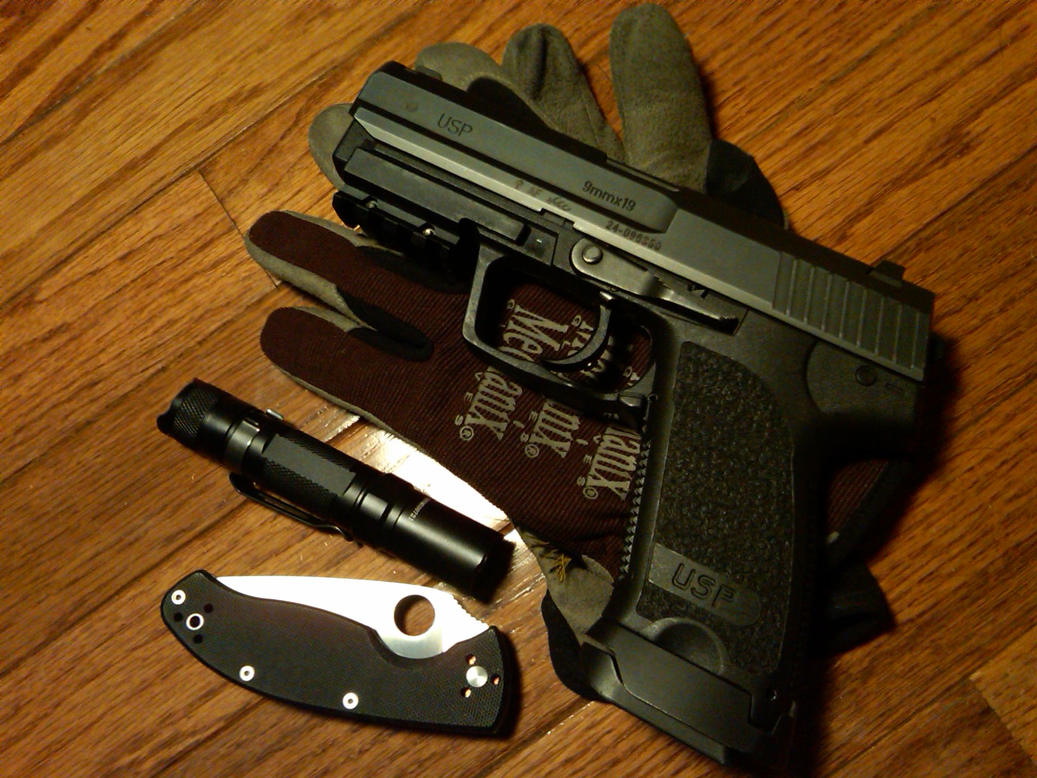 Weapons USP 9mm pistol HD Wallpaper | Background Image