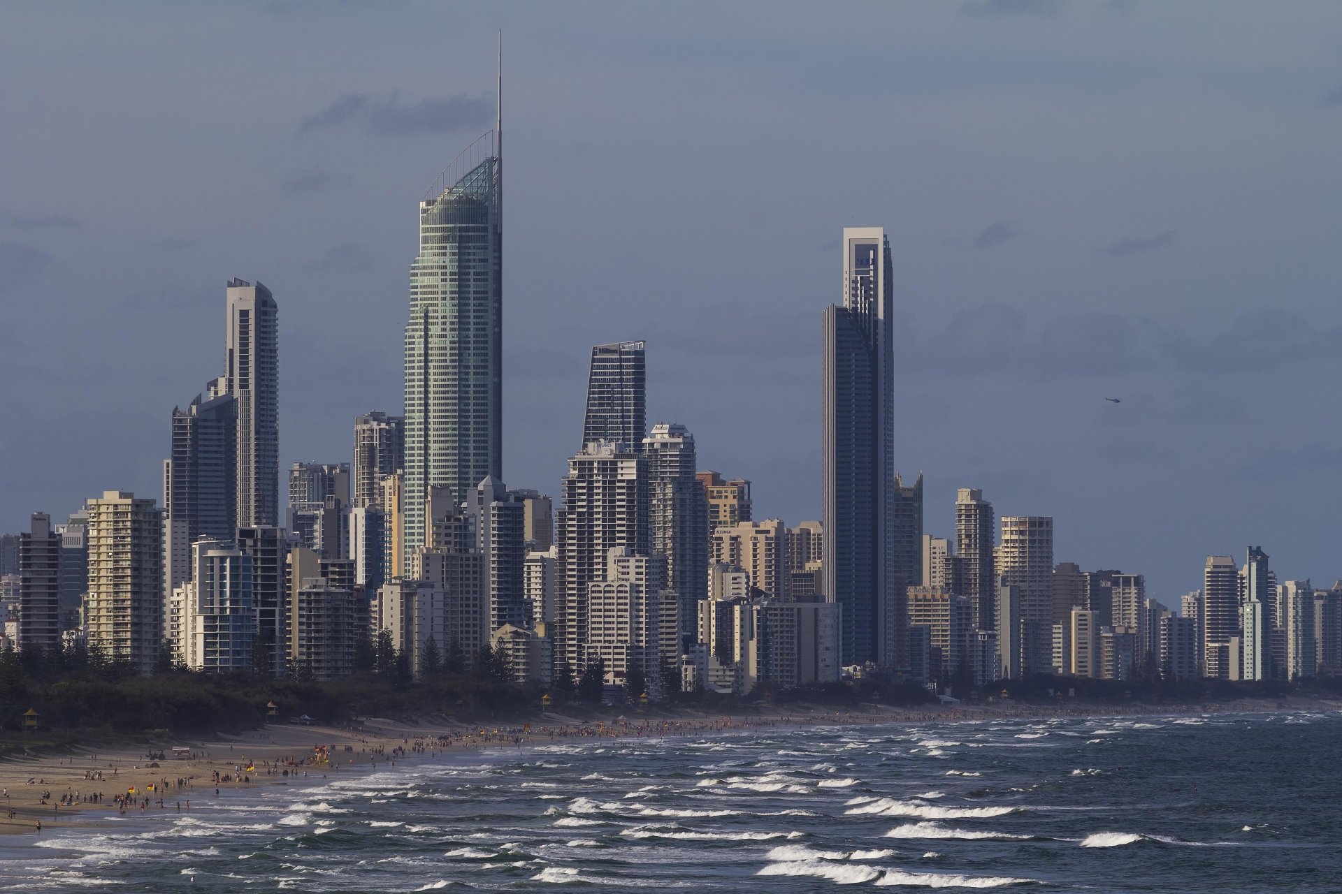 Download Wave City Australia Queensland Beach Man Made Gold Coast 4k Ultra HD Wallpaper