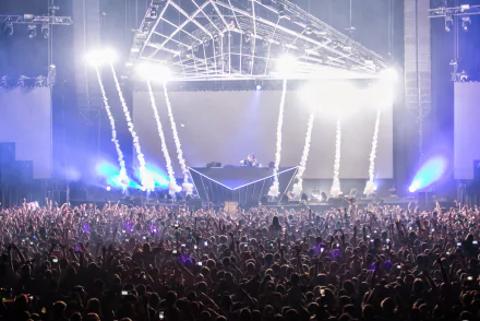  I AM Hardwell - United We Are Live
