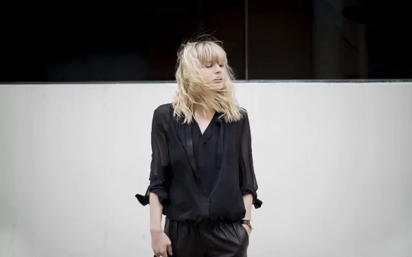 woman Lisa Dengler HD Desktop Wallpaper | Background Image