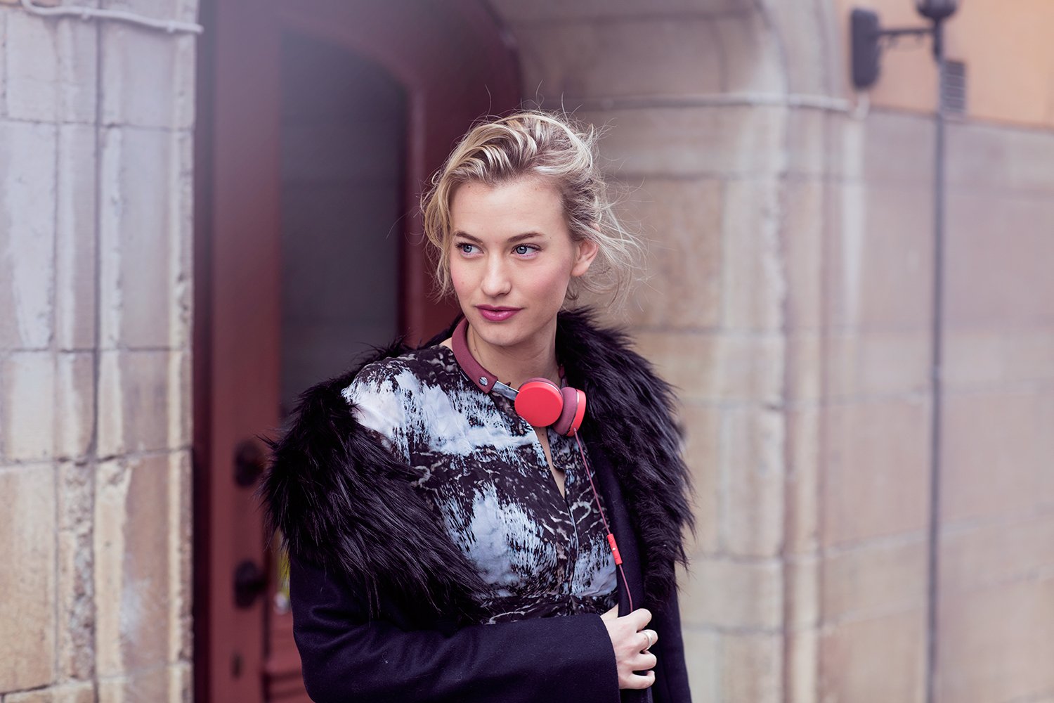 Download Woman Zanita Whittington Wallpaper