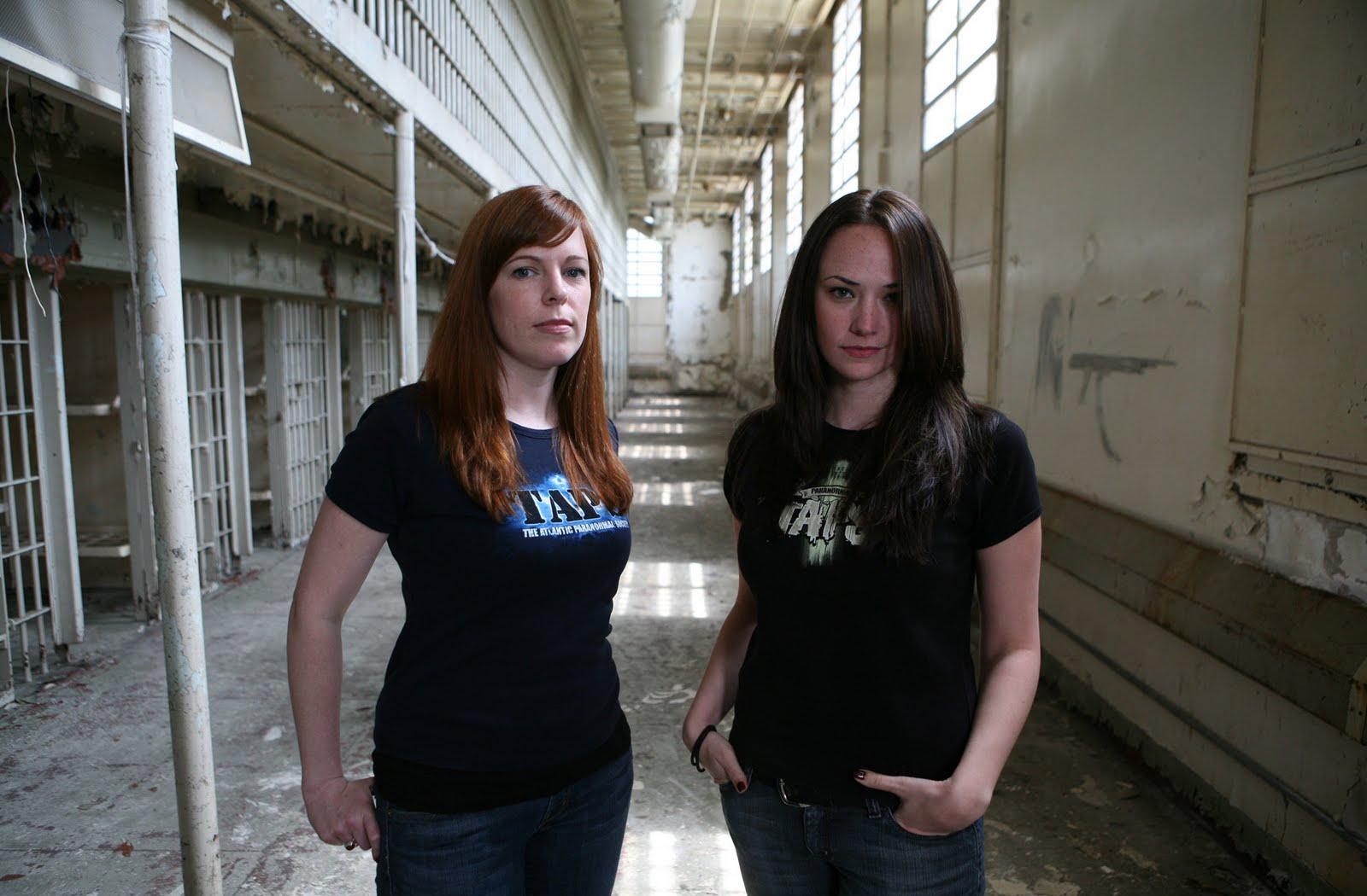 TV Show Ghost Hunters HD Wallpaper Background Image.
