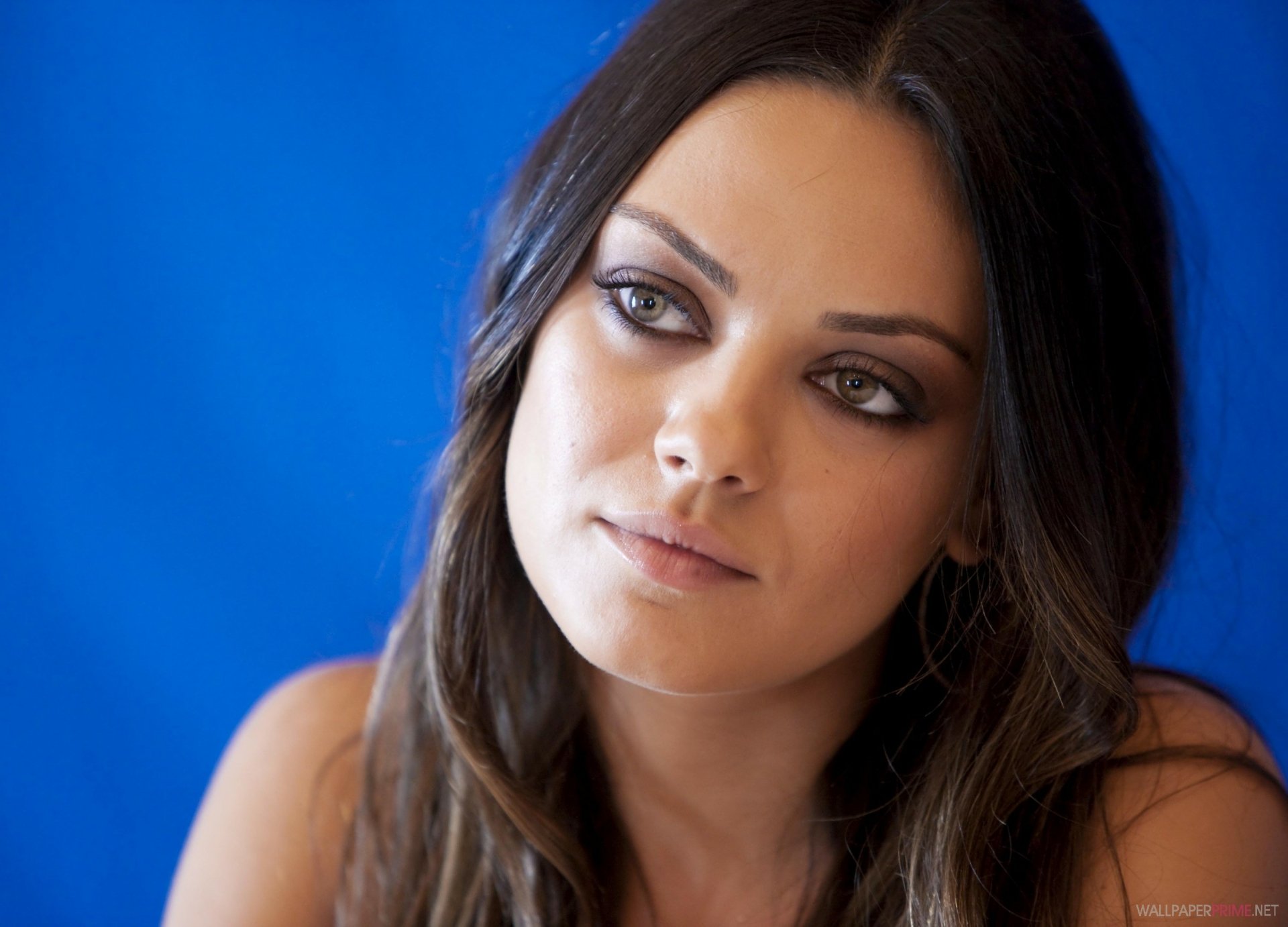 Mila Kunis Stunning HD Celebrity Wallpaper | 3000x2160 | Wallpaper Abyss