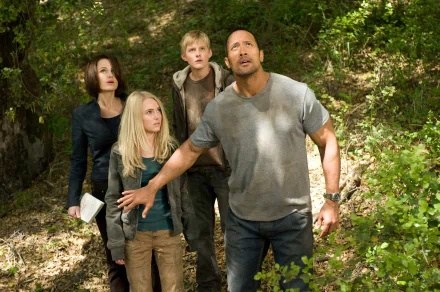Carla Gugino Alexander Ludwig Dwayne Johnson Annasophia Robb movie Race To Witch Mountain HD Desktop Wallpaper | Background Image
