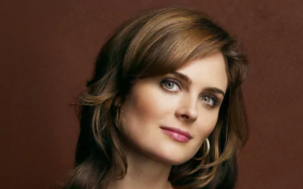 Celebrity Emily Deschanel HD Desktop Wallpaper | Background Image