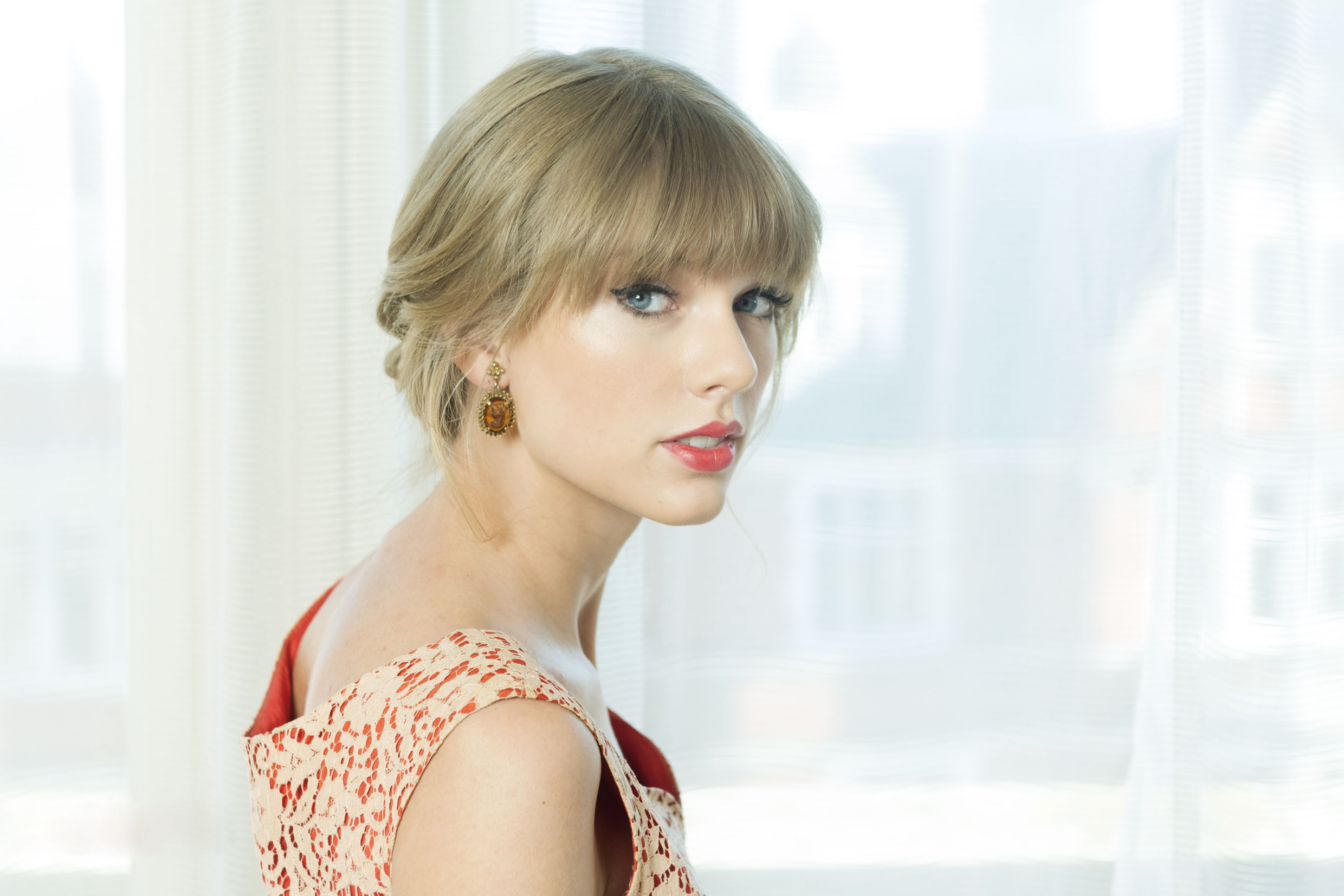 Download Music Taylor Swift HD Wallpaper