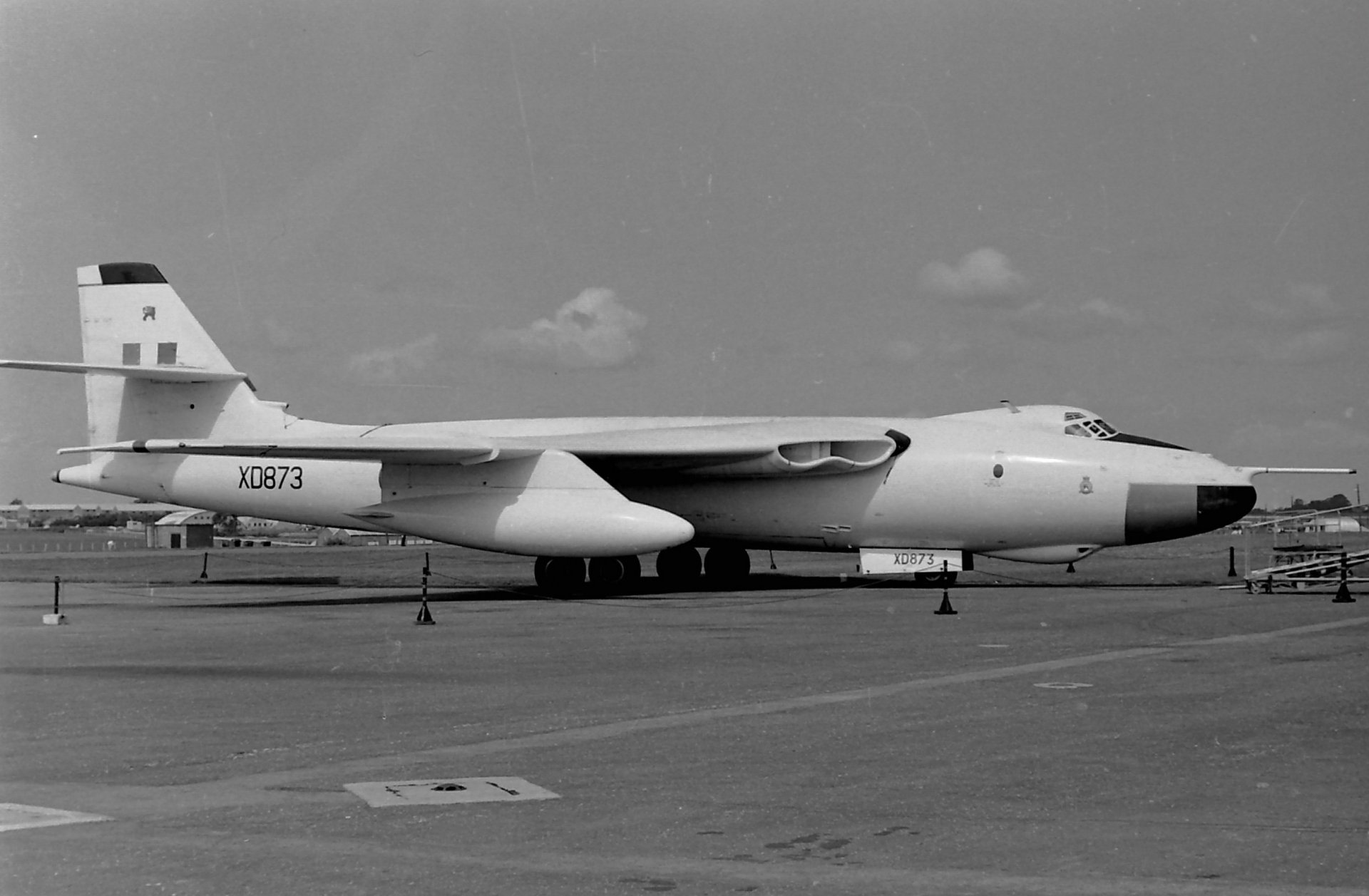 Download Military Vickers Valiant HD Wallpaper