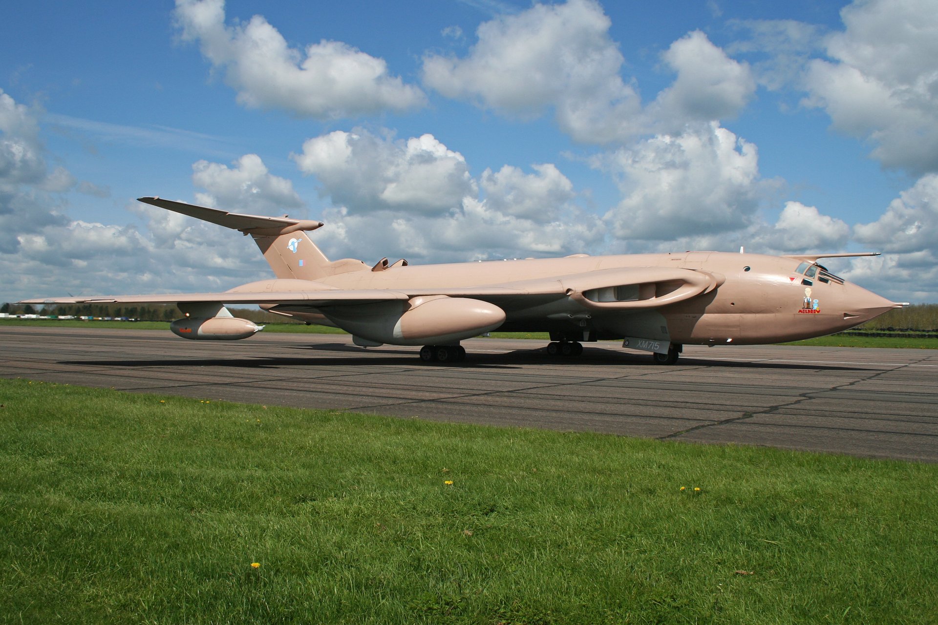 Download Military Handley Page Victor HD Wallpaper
