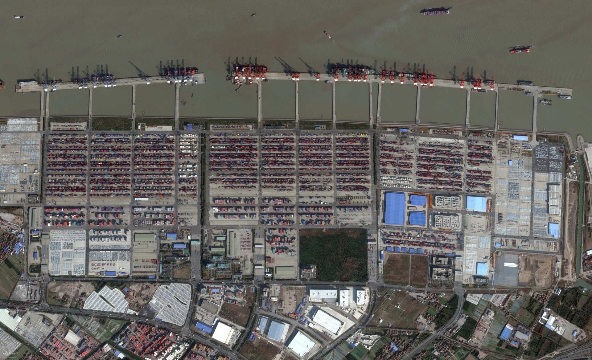 Download Man Made Container Terminal 4k Ultra HD Wallpaper