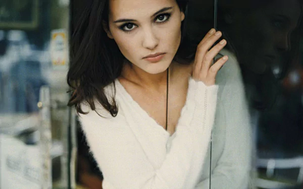 Celebrity Virginie Ledoyen HD Desktop Wallpaper | Background Image