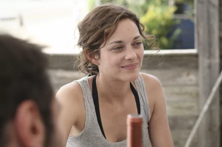 Celebrity Marion Cotillard HD Desktop Wallpaper | Background Image