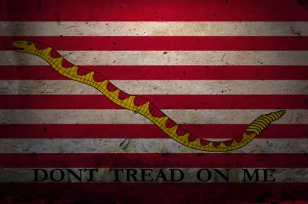 HD desktop wallpaper of the United States Navy Jack flag featuring a coiled rattlesnake and the phrase DON'T TREAD ON ME on red and white stripes.