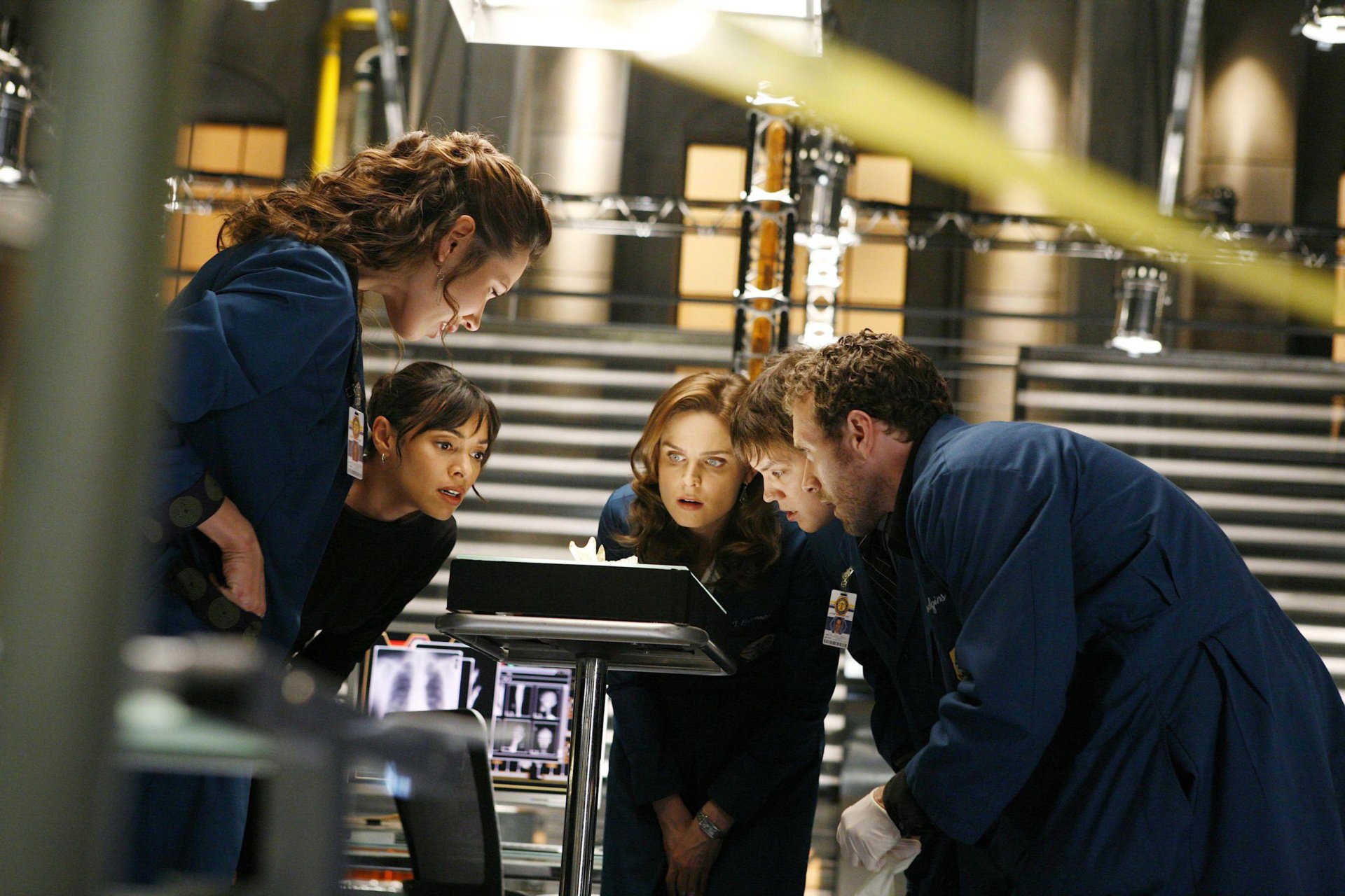 Download Zack Addy Eric Millegan Camille Saroyan Tamara Taylor Jack Hodgins T.J. Thyne Angela Montenegro Michaela Conlin Emily Deschanel Temperance Brennan TV Show Bones HD Wallpaper