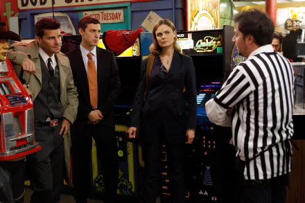 Lance Sweets John Francis Daley Emily Deschanel Temperance Brennan Seeley Booth David Boreanaz TV Show Bones (TV Show) HD Desktop Wallpaper | Background Image
