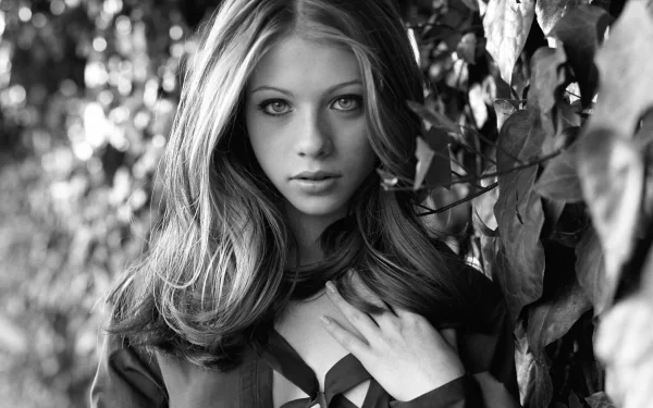 Celebrity Michelle Trachtenberg HD Desktop Wallpaper | Background Image