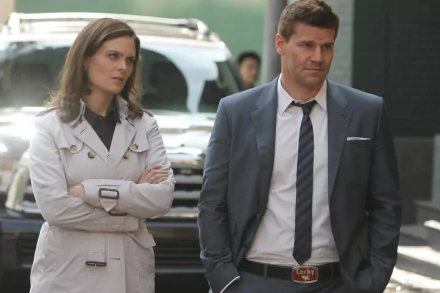 Emily Deschanel Temperance Brennan Seeley Booth David Boreanaz TV Show Bones (TV Show) HD Desktop Wallpaper | Background Image