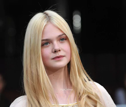 Celebrity Elle Fanning HD Desktop Wallpaper | Background Image