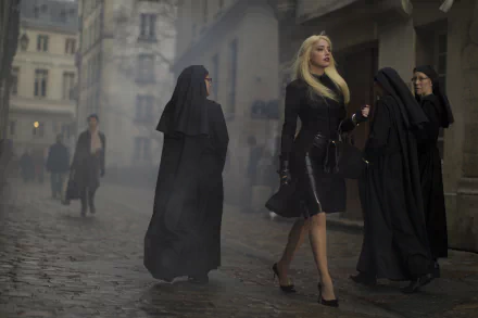 Amber Heard walking confidently in a dark urban setting from the movie 3 Days to Kill, featured as a 4K Ultra HD PC desktop wallpaper background.