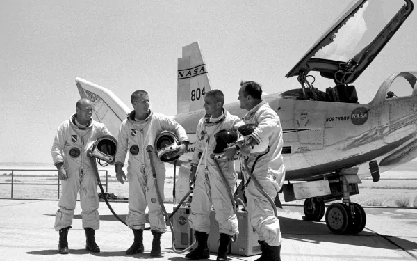  HL-10 On Rogers Dry Lake Bed With Pilots