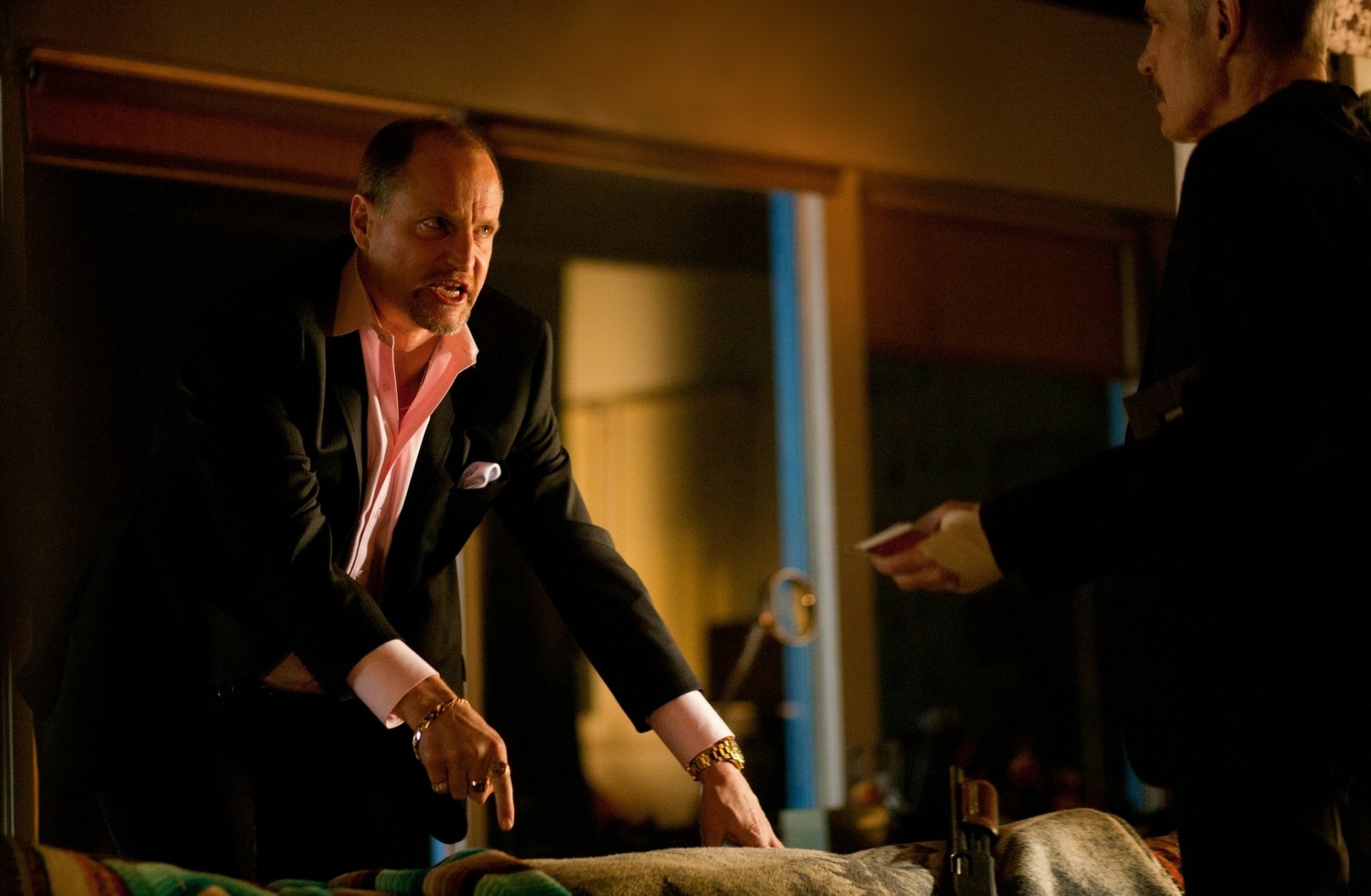 Download Paolo (Seven Psychopaths) Željko Ivanek Charlie (Seven Psychopaths) Woody Harrelson Movie Seven Psychopaths HD Wallpaper
