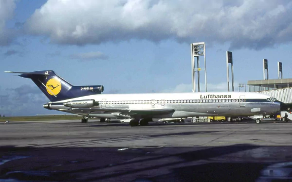 vehicle boeing 727 HD Desktop Wallpaper | Background Image
