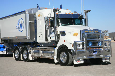 vehicle Mack Trucks HD Desktop Wallpaper | Background Image