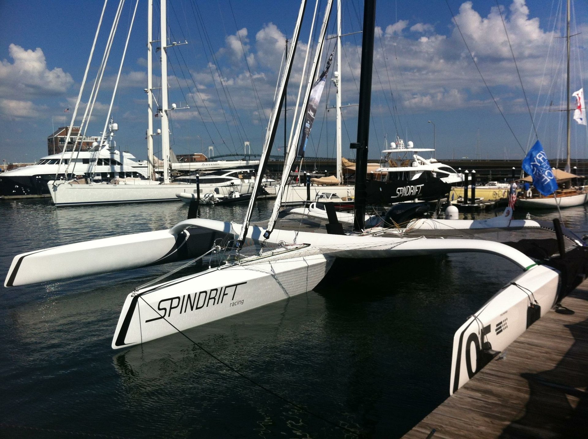 Download Vehicle Trimaran HD Wallpaper