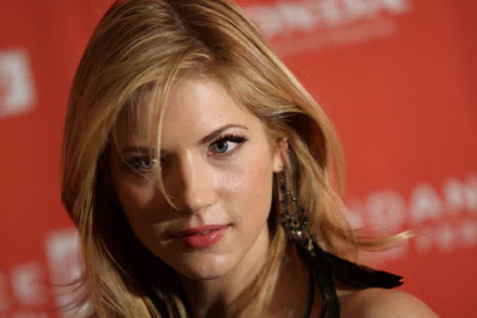 Celebrity Katheryn Winnick HD Desktop Wallpaper | Background Image