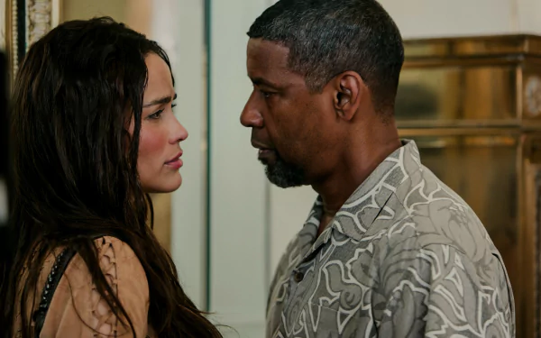 HD PC desktop wallpaper featuring Paula Patton as Deb and Denzel Washington as Robert 'Bobby' Trench from the movie 2 Guns, sharing an intense moment.