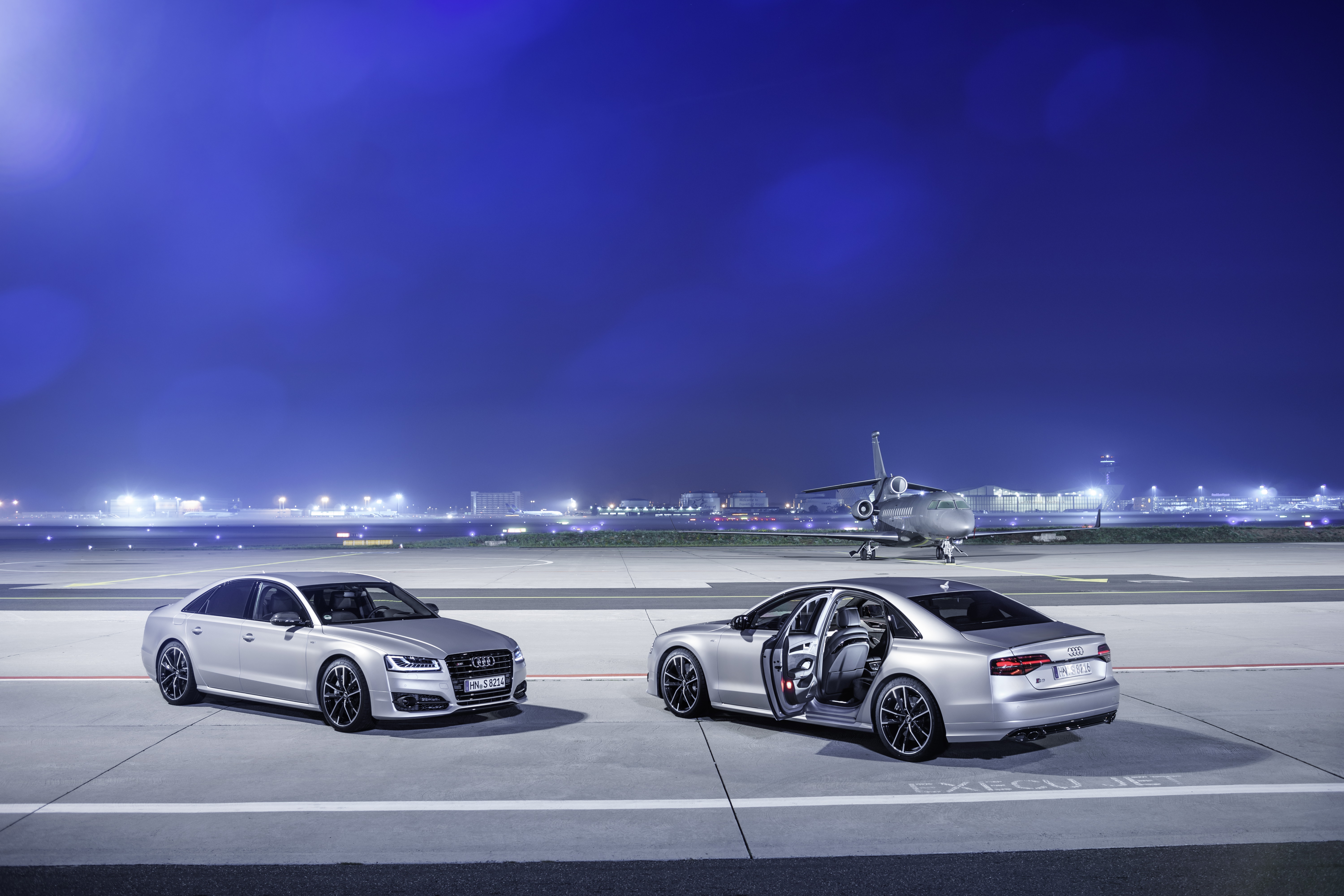 The Audi S8 plus at Frankfurt Airport. by AUDI AG