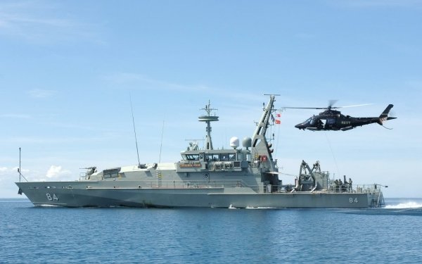 Military HMAS Larrakia (ACPB 84) Warships Australian Navy Patrol Boat Warship Helicopter HD Wallpaper | Background Image
