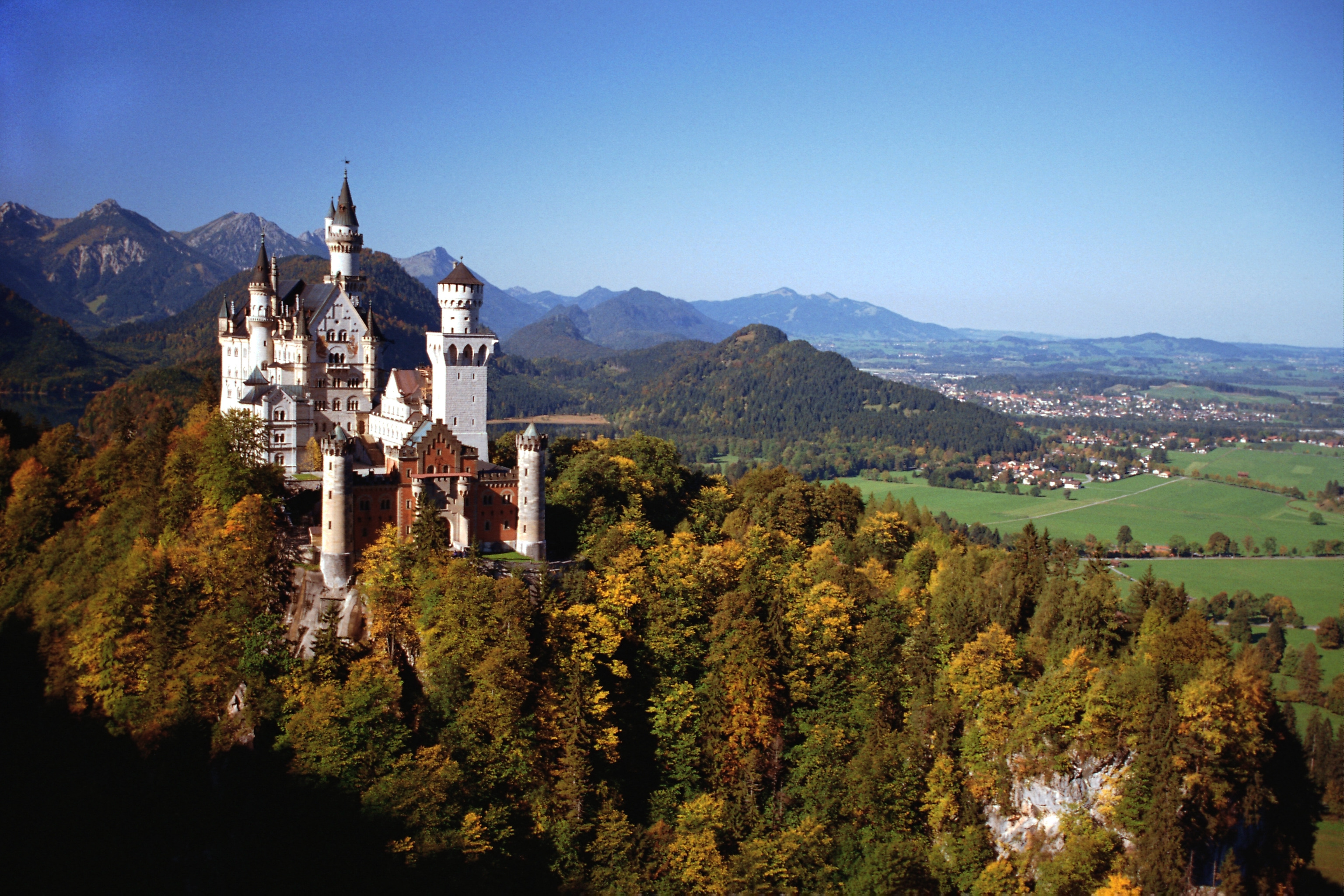 Download Man Made Neuschwanstein Castle HD Wallpaper