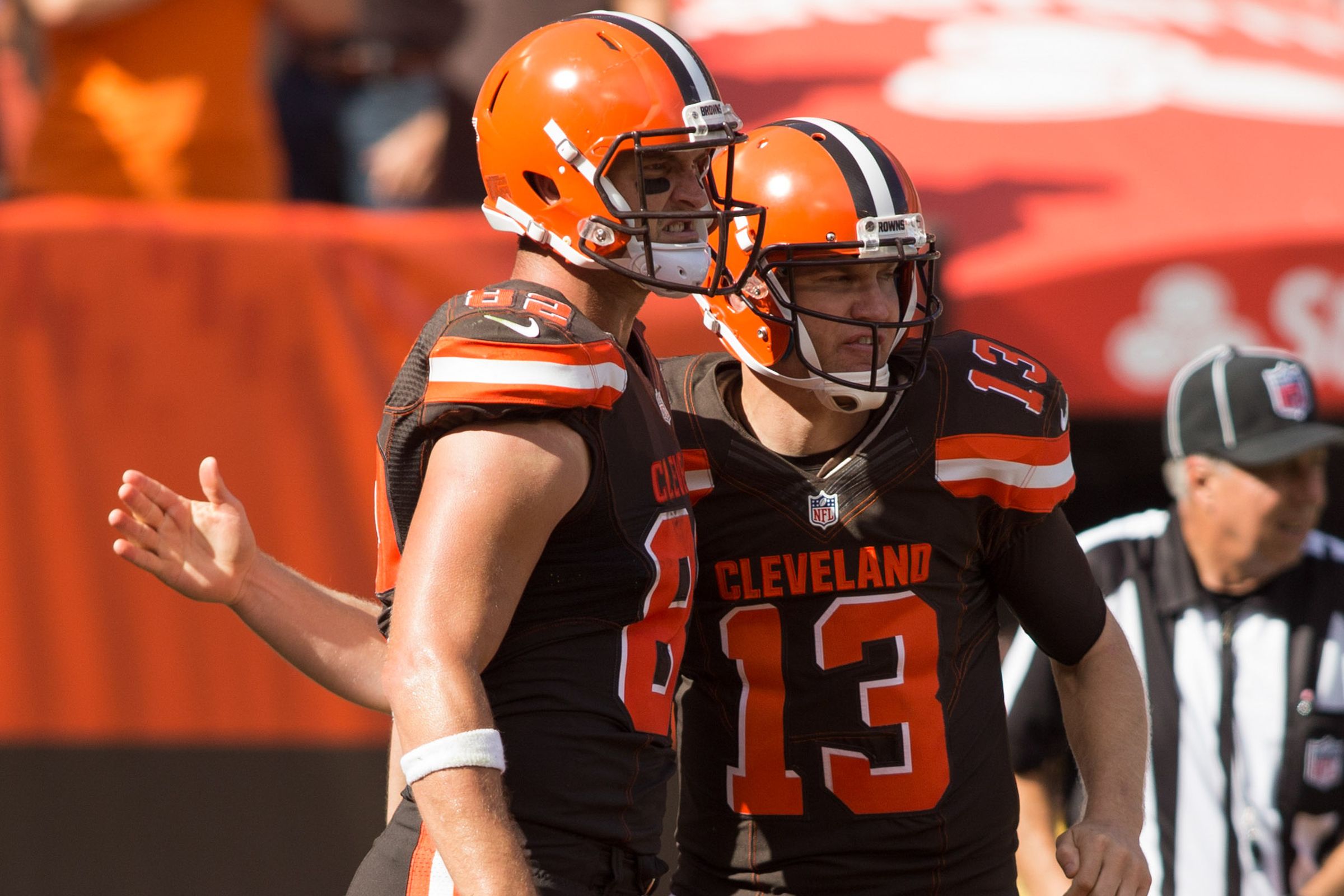 American Football Cleveland Browns Red Helmet With Gray And Black Background  HD Cleveland Browns Wallpapers, HD Wallpapers