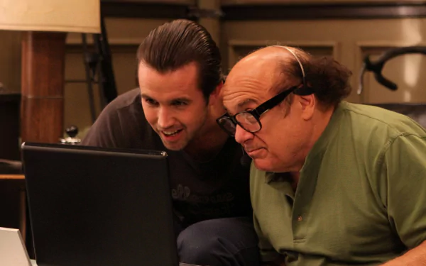 Mac (It's Always Sunny in Philadelphia) Rob McElhenney Frank Reynolds Danny DeVito TV Show It's Always Sunny In Philadelphia HD Desktop Wallpaper | Background Image