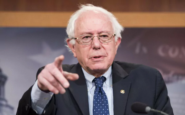 American politician Celebrity Bernie Sanders HD Desktop Wallpaper | Background Image