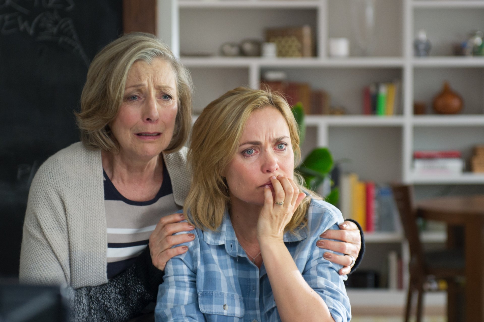 Download Deborah Grant Radha Mitchell Leah Banning Movie London Has Fallen HD Wallpaper