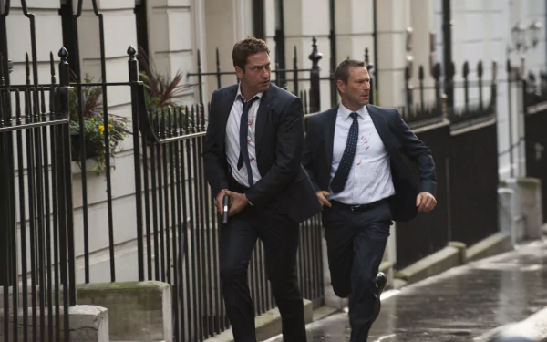 Aaron Eckhart Benjamin Asher Gerard Butler Mike Banning movie London Has Fallen HD Desktop Wallpaper | Background Image
