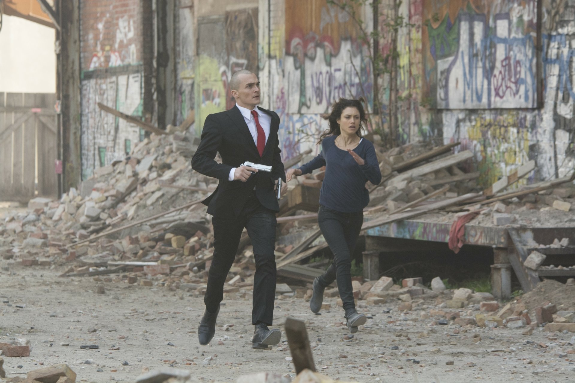 Download Agent 47 Rupert Friend Katia (Hitman: Agent 47) Hannah Ware Movie Hitman: Agent 47 4k Ultra HD Wallpaper