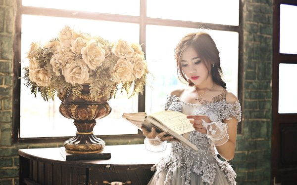 Femmes Asiatique Livre Fleur Dress Lipstick Top Model Brune Oriental Fond d'écran HD | Image