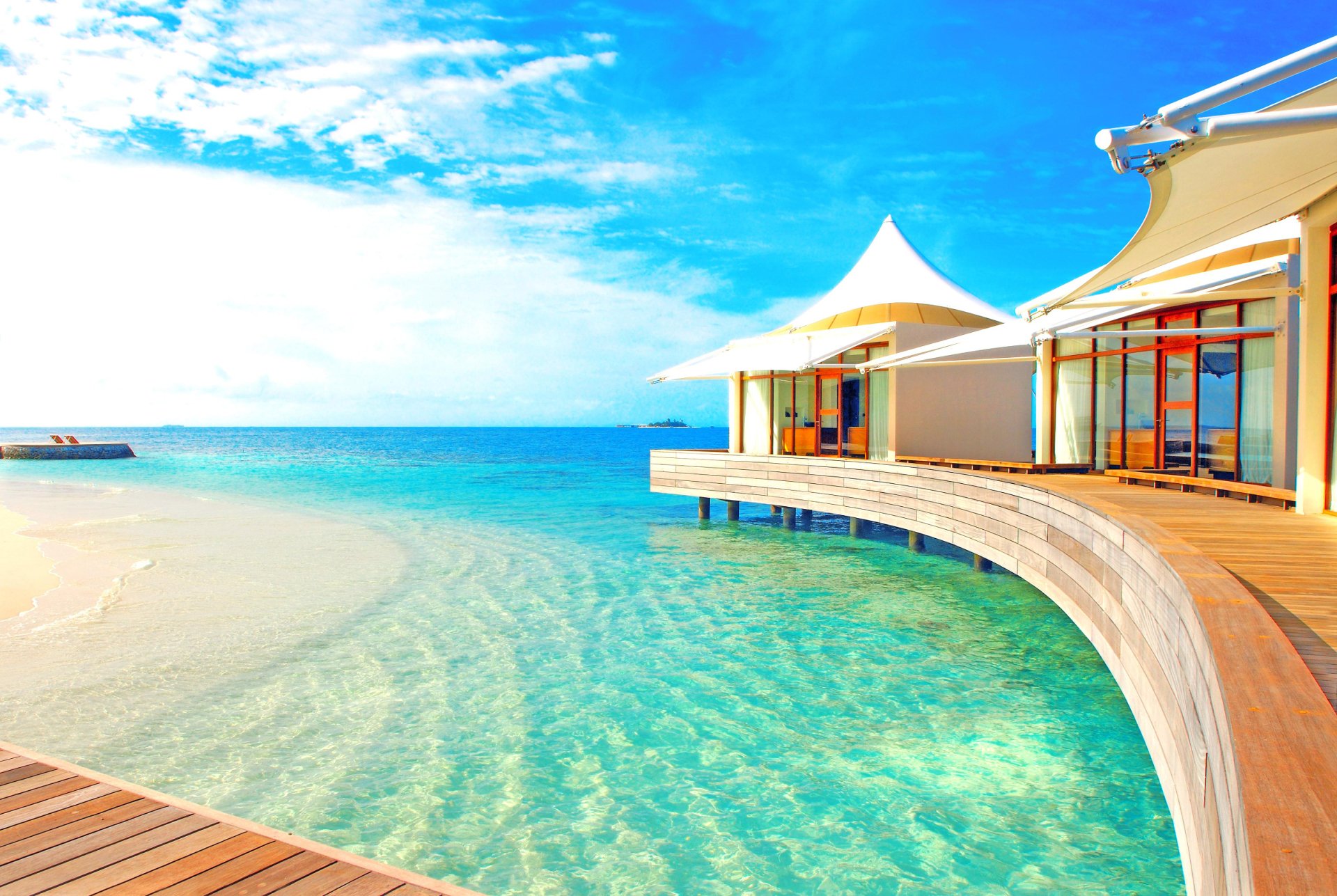 Luxury full. Мале Мальдивы пляжи. Мальдивы лакшери. Бунгало на Мальдивах. Мальдивы Резорт.