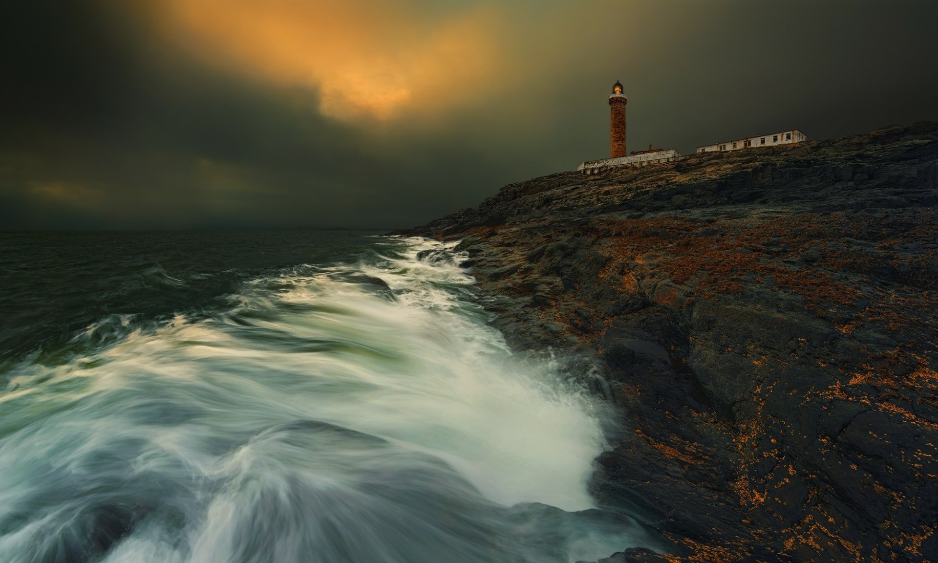 Download Man Made Lighthouse HD Wallpaper | 2000x1200 | Wallpaper Abyss