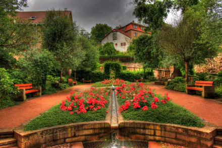  Houses and Garden