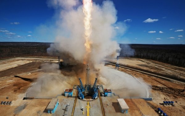 Man Made Rocket Roscosmos HD Wallpaper | Background Image