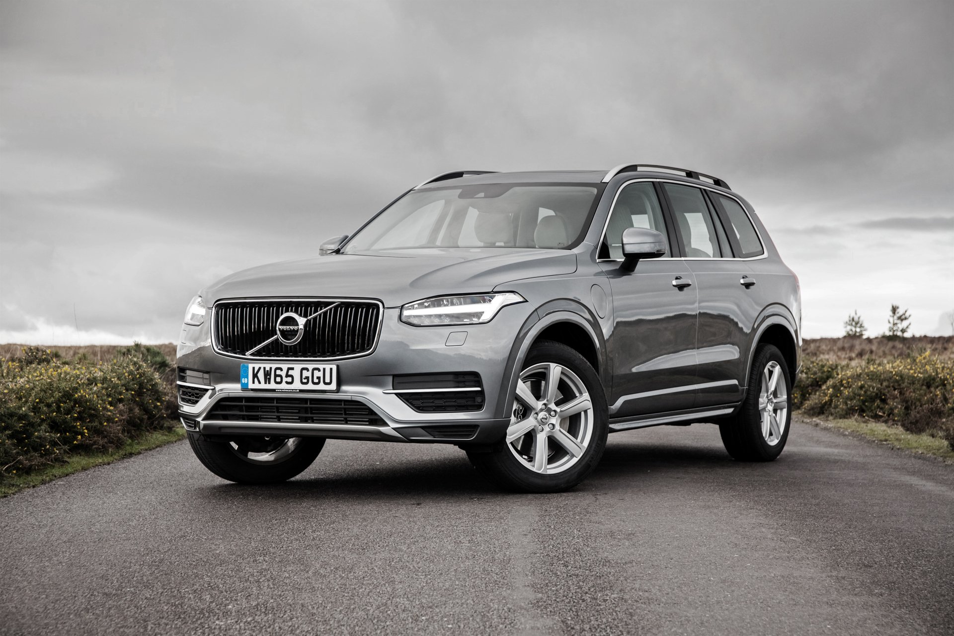 Download Silver Car Car SUV Volvo Vehicle Volvo XC90 4k Ultra HD Wallpaper