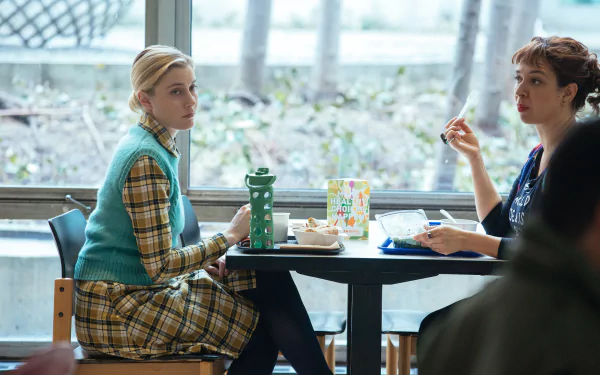 Greta Gerwig Maya Rudolph movie Maggie's Plan HD Desktop Wallpaper | Background Image