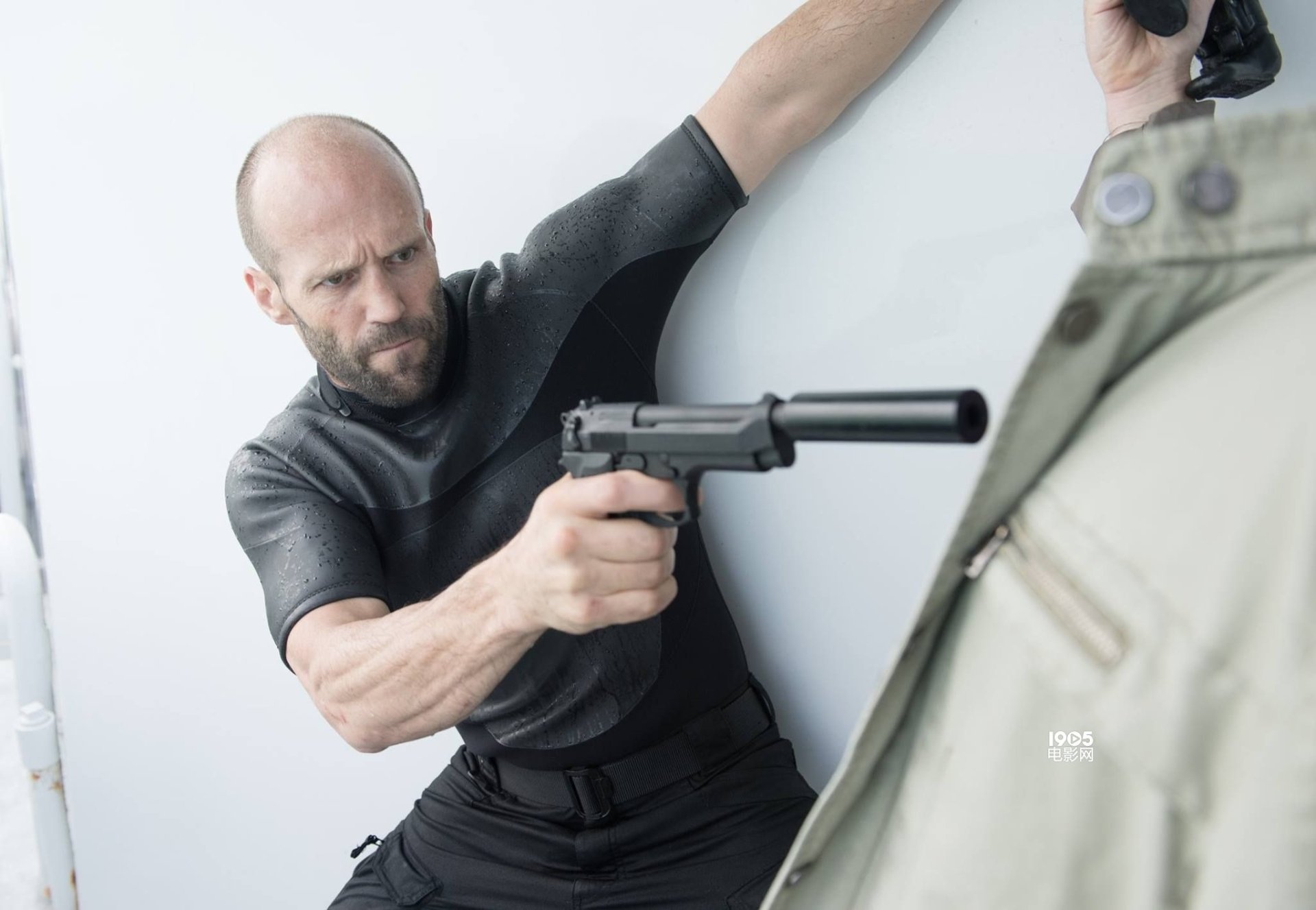 Download Jason Statham Movie Mechanic: Resurrection HD Wallpaper