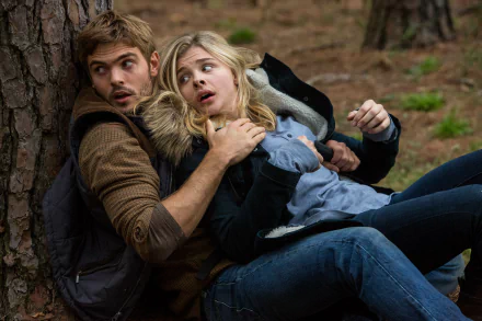 Alex Roe Chloë Grace Moretz movie The 5th Wave HD Desktop Wallpaper | Background Image