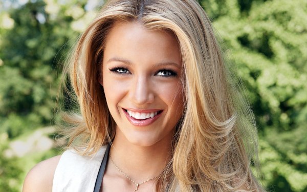 Celebrity Blake Lively Actress American Smile Blonde Blue Eyes HD Wallpaper | Background Image