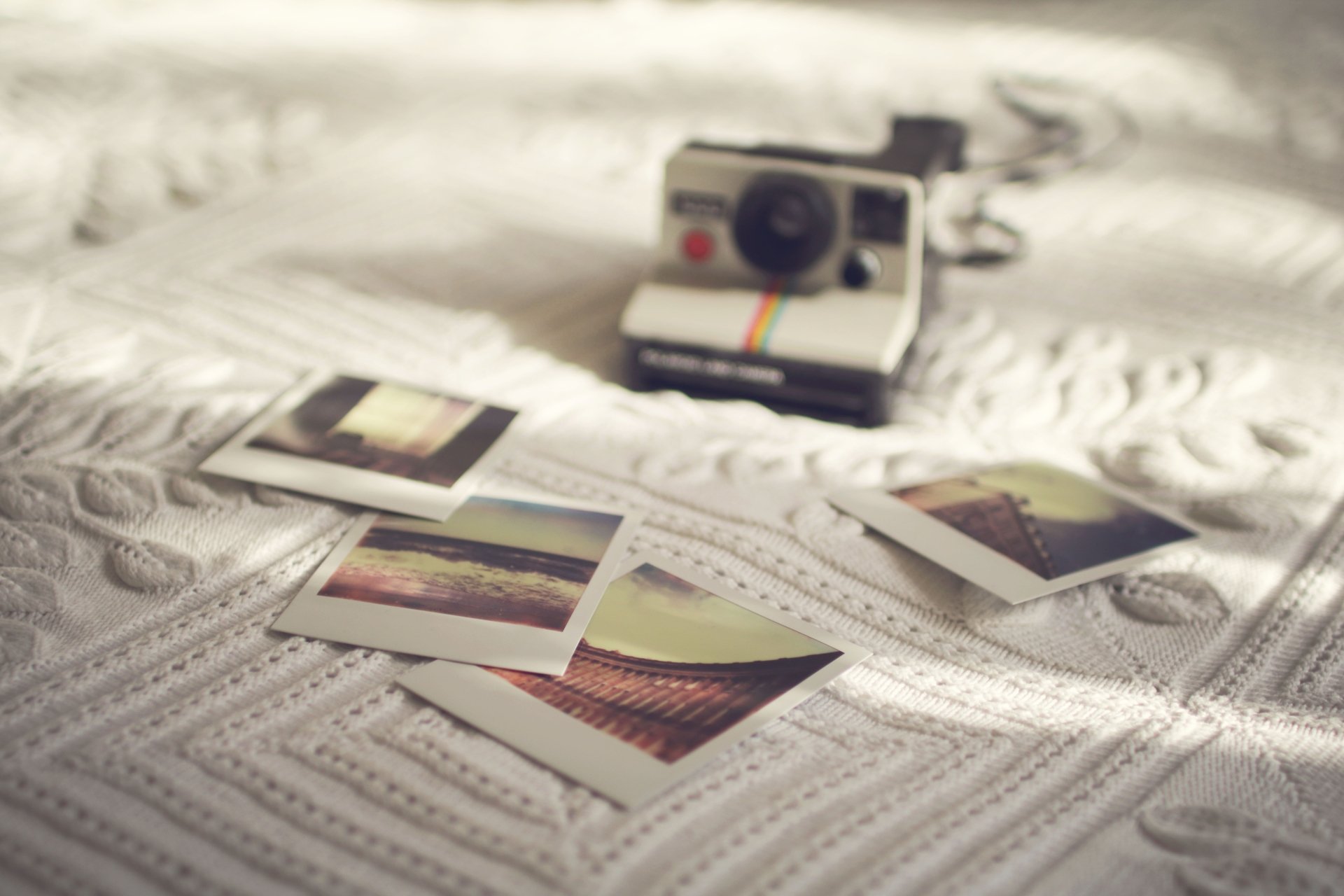 Download Polaroid Blur Man Made Camera 4k Ultra HD Wallpaper