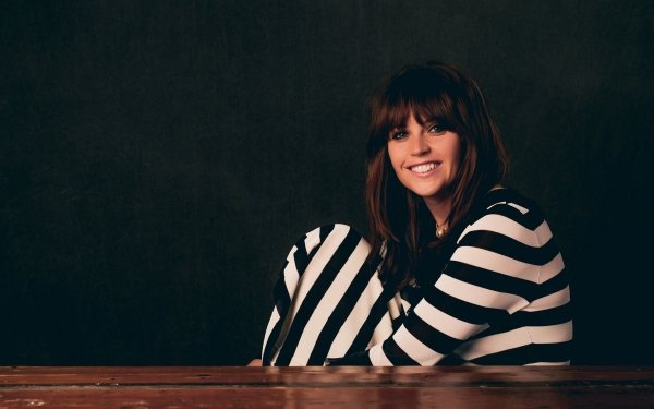 Celebrity Felicity Jones Actress English Smile Brunette HD Wallpaper | Background Image